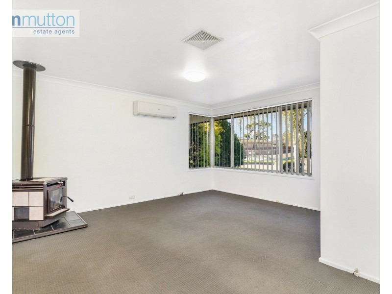 16 Curtis Cres, Moorebank NSW 2170