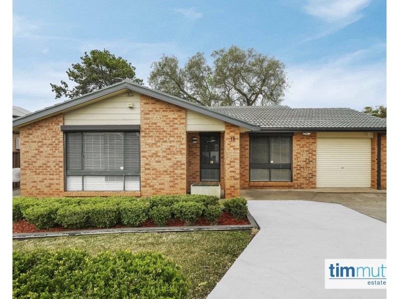 15 Swiveller Cl, Ambarvale NSW 2560
