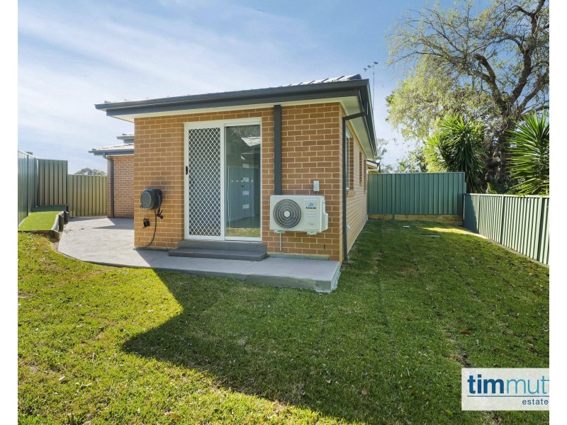 15A Swiveller Cl, Ambarvale NSW 2560