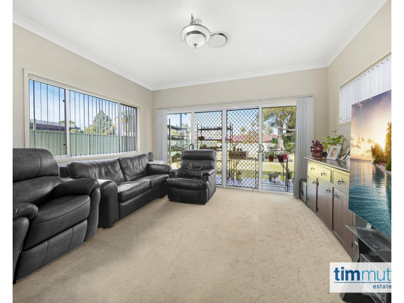 12 Monie Ave, East Hills NSW 2213