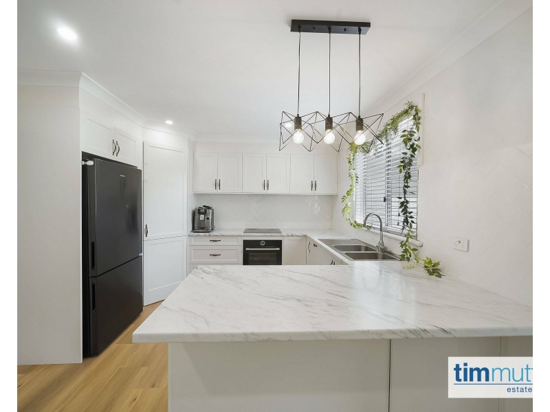 2 Beatham Pl, Milperra NSW 2214