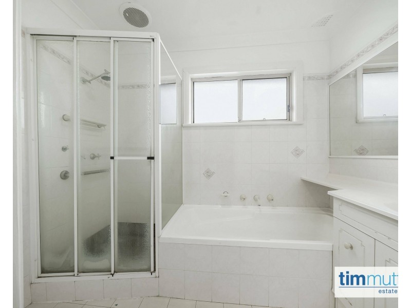 2 Beatham Pl, Milperra NSW 2214