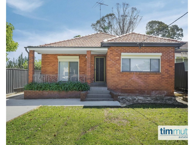 18 Birdwood Rd, Georges Hall NSW 2198
