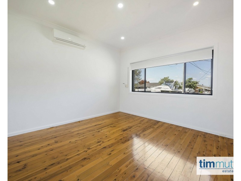18 Birdwood Rd, Georges Hall NSW 2198
