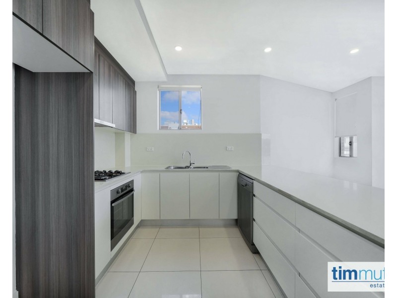 Unit 8/22-24 Gover St, Peakhurst NSW 2210