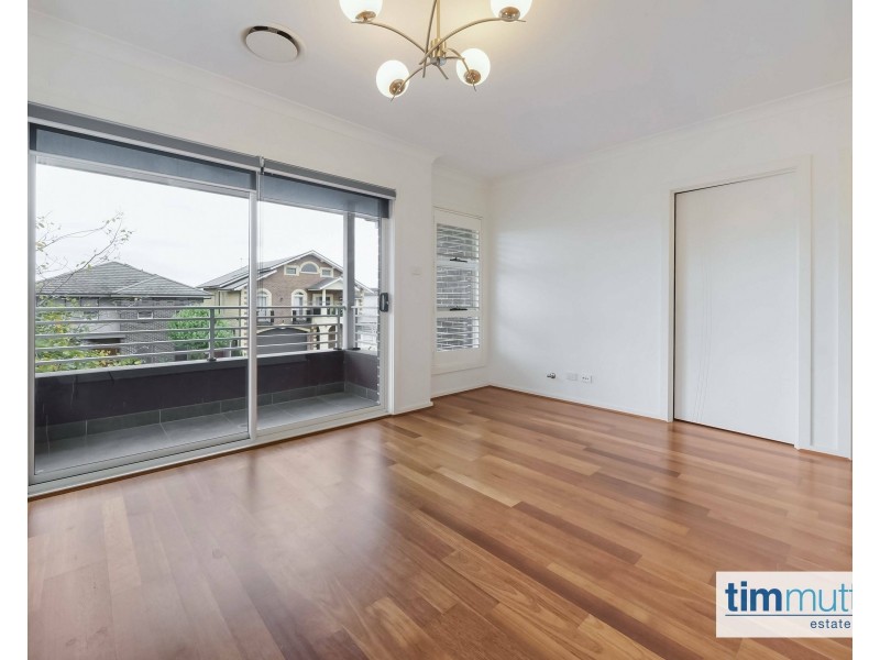 10 Purvis Ave, Potts Hill NSW 2143