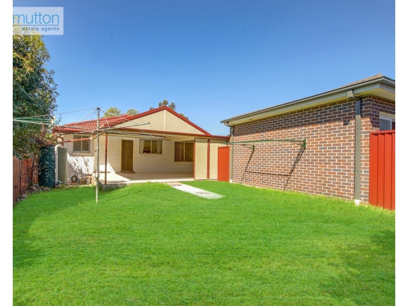 13 Warrina Rd, Bradbury NSW 2560