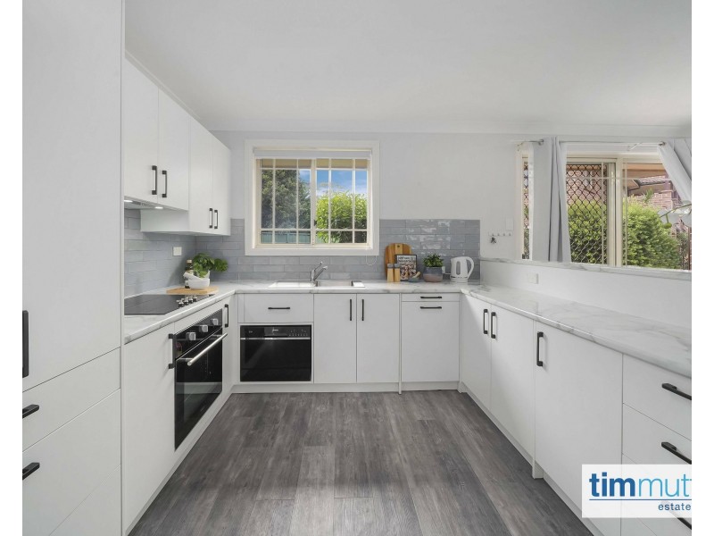 Unit 6/3 Carinya Pl, Moorebank NSW 2170
