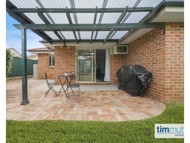 Unit 6/3 Carinya Pl, Moorebank NSW 2170