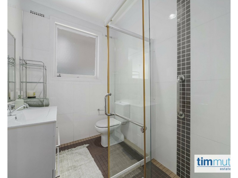 50 Amalfi St, Lurnea NSW 2170