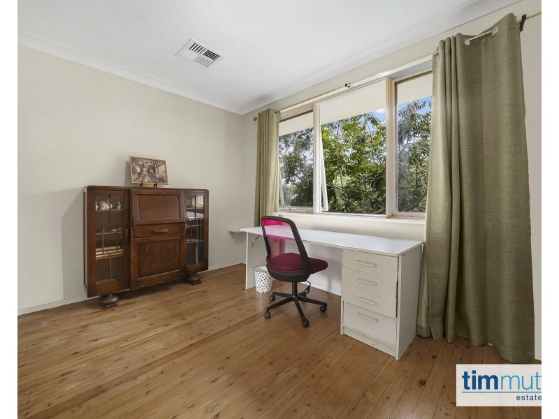2 Forrest Rd, East Hills NSW 2213