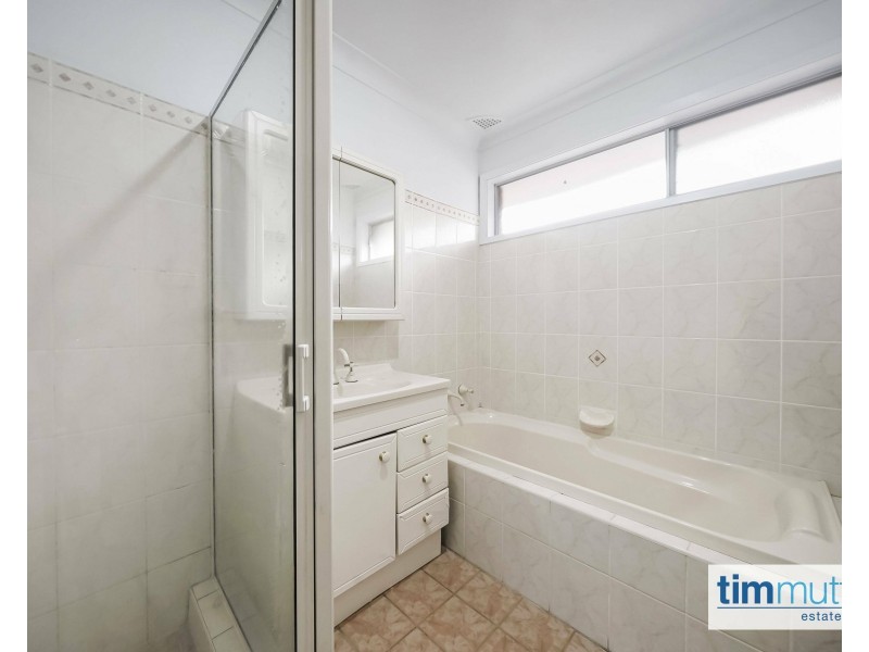 94 Minto Rd, Minto NSW 2566