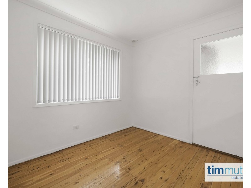 94 Minto Rd, Minto NSW 2566