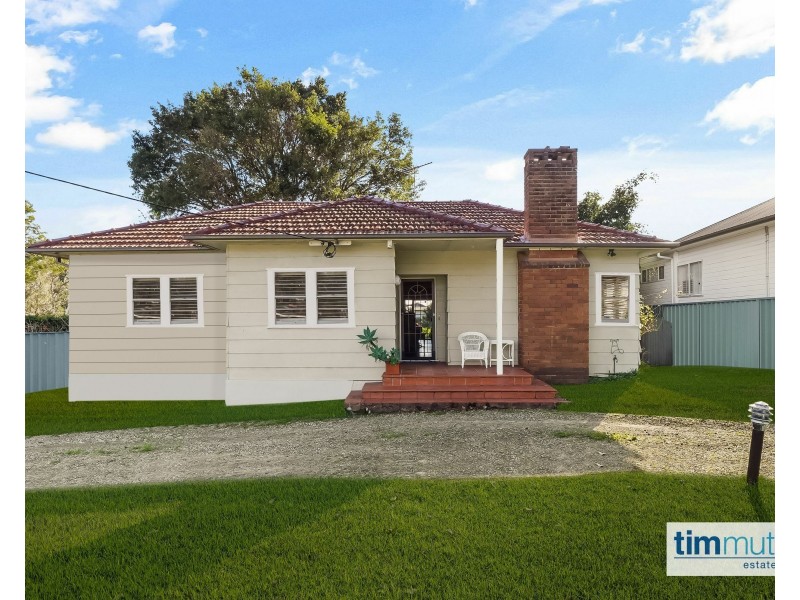 33 Monie Ave, East Hills NSW 2213