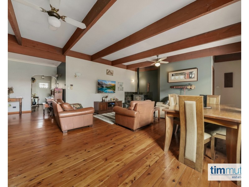 33 Monie Ave, East Hills NSW 2213