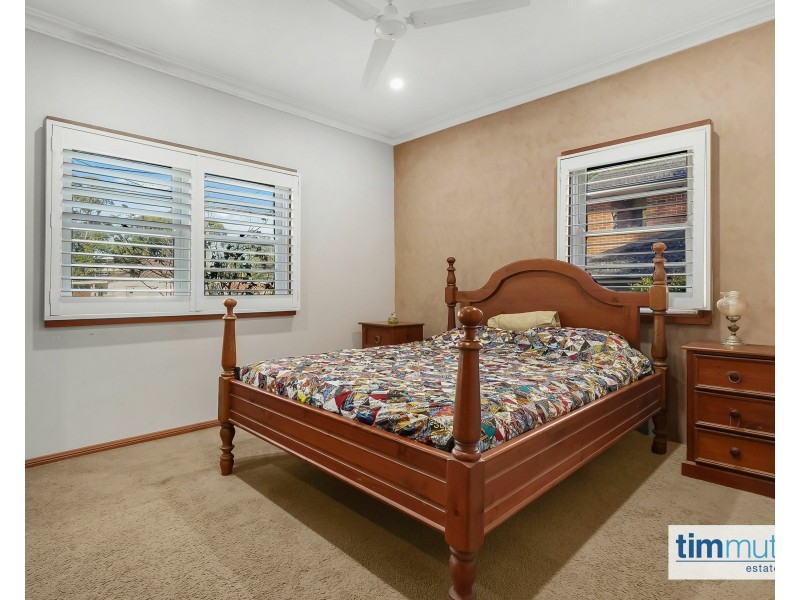 33 Monie Ave, East Hills NSW 2213
