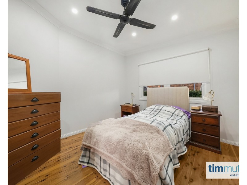33 Monie Ave, East Hills NSW 2213
