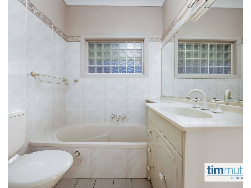 253 Tower St, Panania NSW 2213