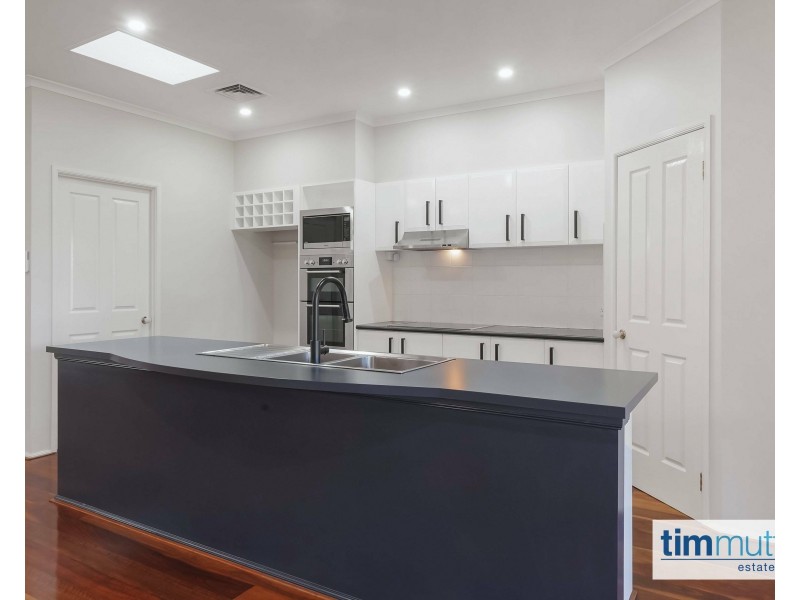 2 Eileen St, Picnic Point NSW 2213