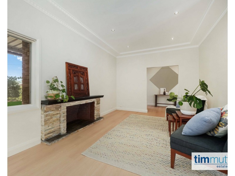 701 Henry Lawson Dr, East Hills NSW 2213