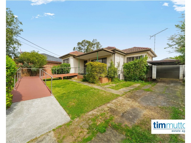 12 Ellen St, Panania NSW 2213