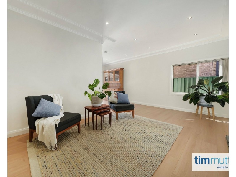 701 Henry Lawson Dr, East Hills NSW 2213