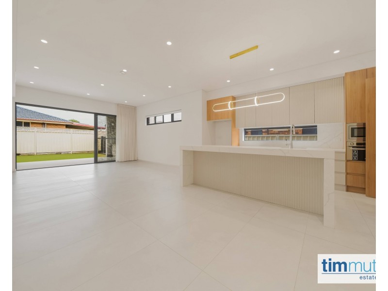 16A Ganmain Cres, Milperra NSW 2214