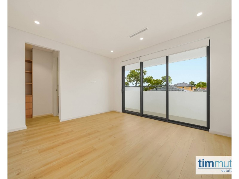 16A Ganmain Cres, Milperra NSW 2214