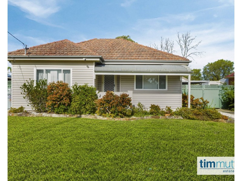 12 Monie Ave, East Hills NSW 2213
