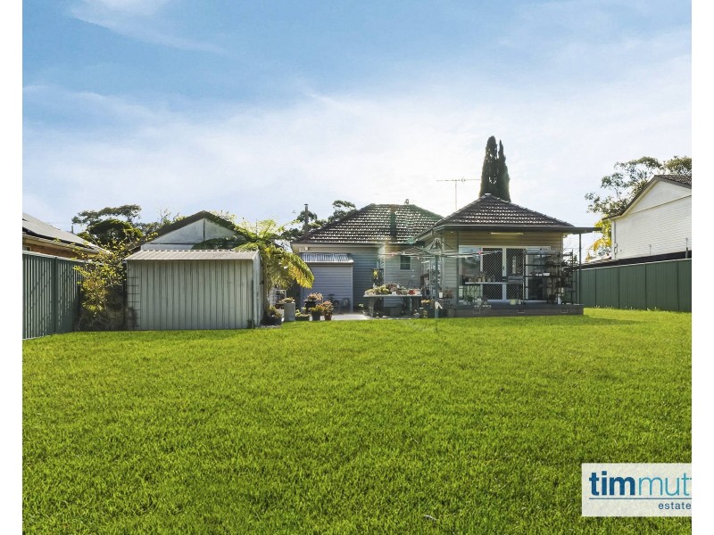 12 Monie Ave, East Hills NSW 2213