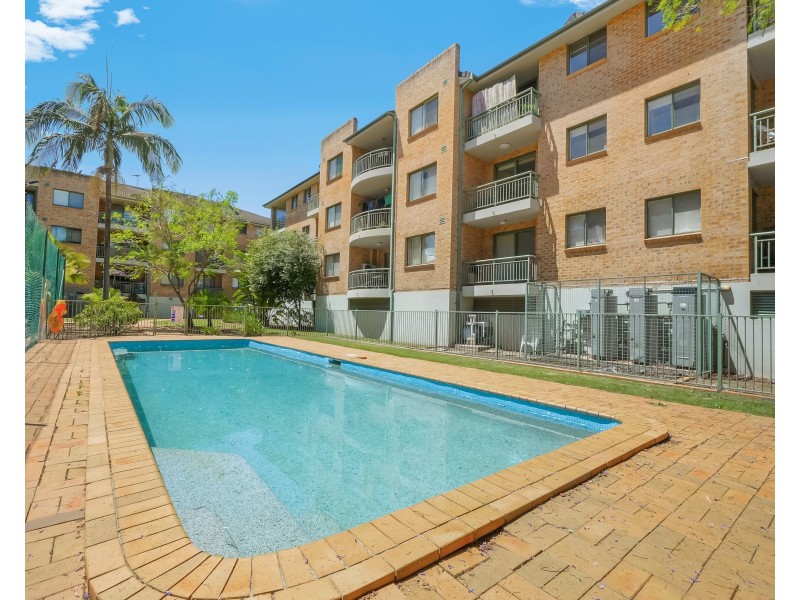 Unit 8/16 Frank Oliveri Drive, Chipping Norton NSW 2170