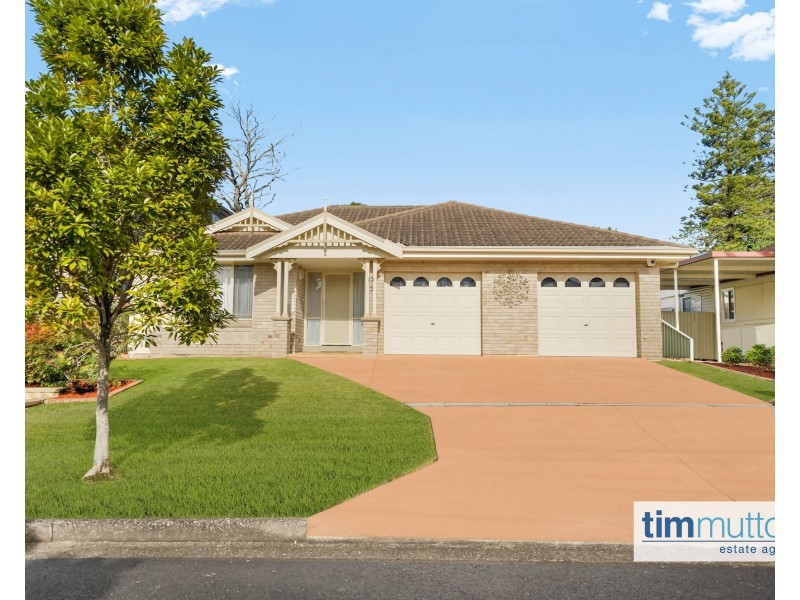 13 Penrose Avenue, East Hills NSW 2213