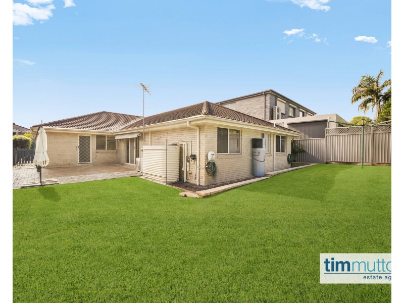 13 Penrose Avenue, East Hills NSW 2213