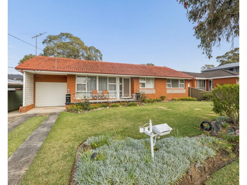 2 Mae Crescent, Panania NSW 2213