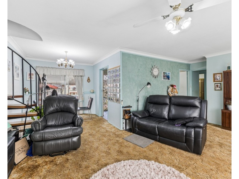 2 Mae Crescent, Panania NSW 2213