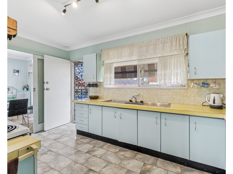 2 Mae Crescent, Panania NSW 2213