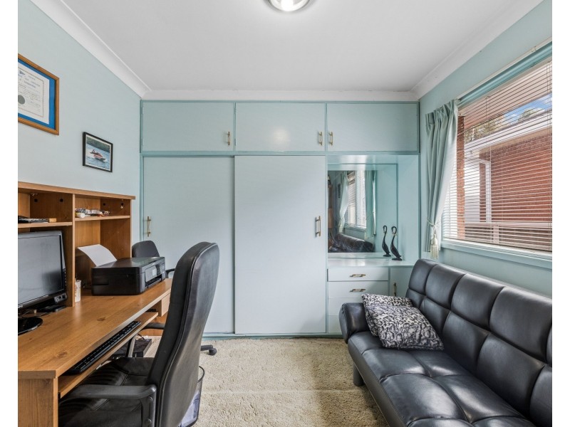 2 Mae Crescent, Panania NSW 2213