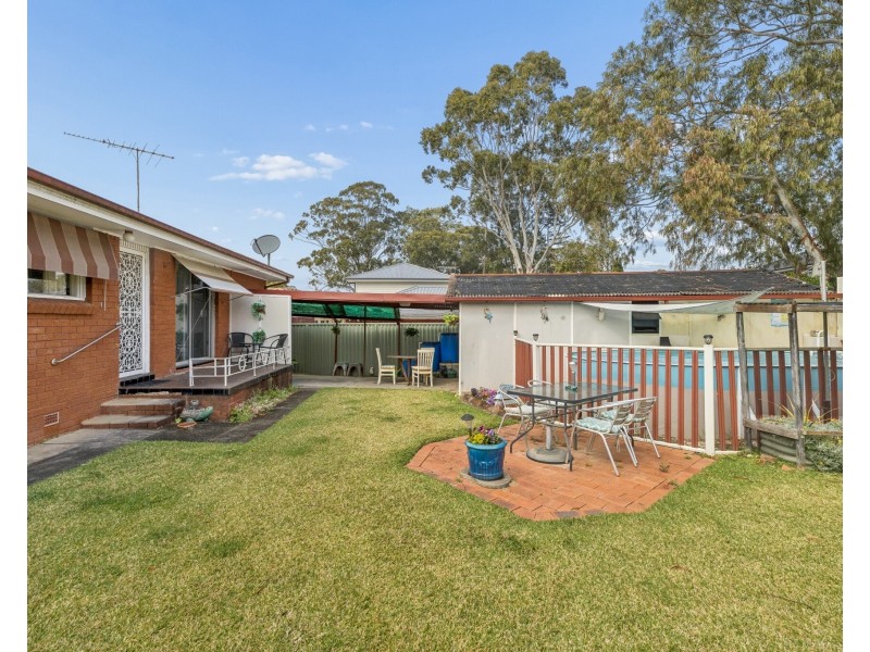 2 Mae Crescent, Panania NSW 2213