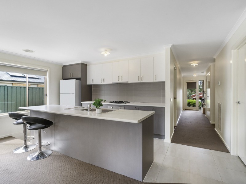 15 Muir Street, Kangaroo Flat VIC 3555