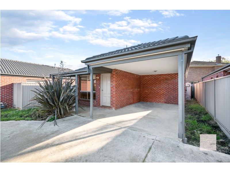 15 Tristan Drive, Sebastopol VIC 3356