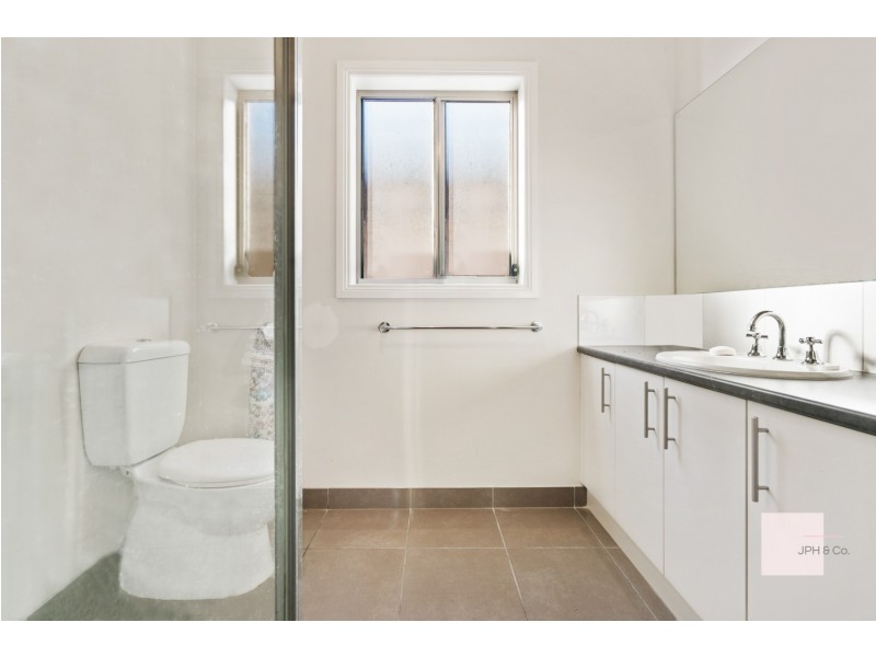 15 Tristan Drive, Sebastopol VIC 3356