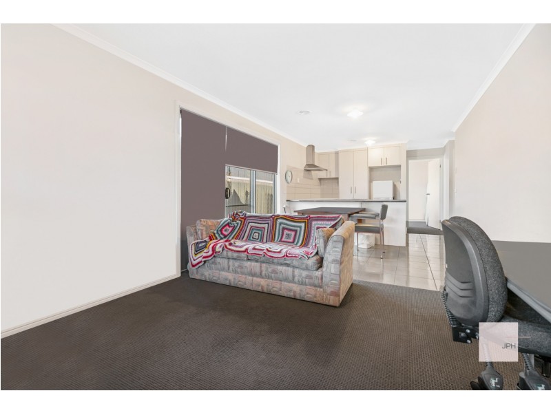 15 Tristan Drive, Sebastopol VIC 3356