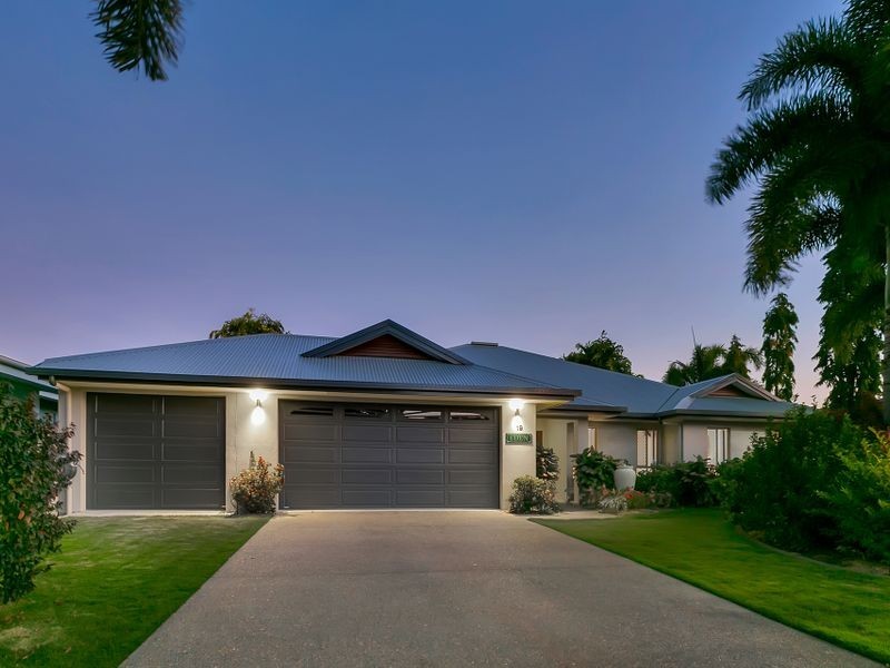 19 Lagoon Drive, Trinity Beach QLD 4879