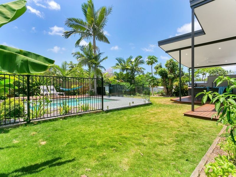 8 Duignan Street, Whitfield QLD 4870