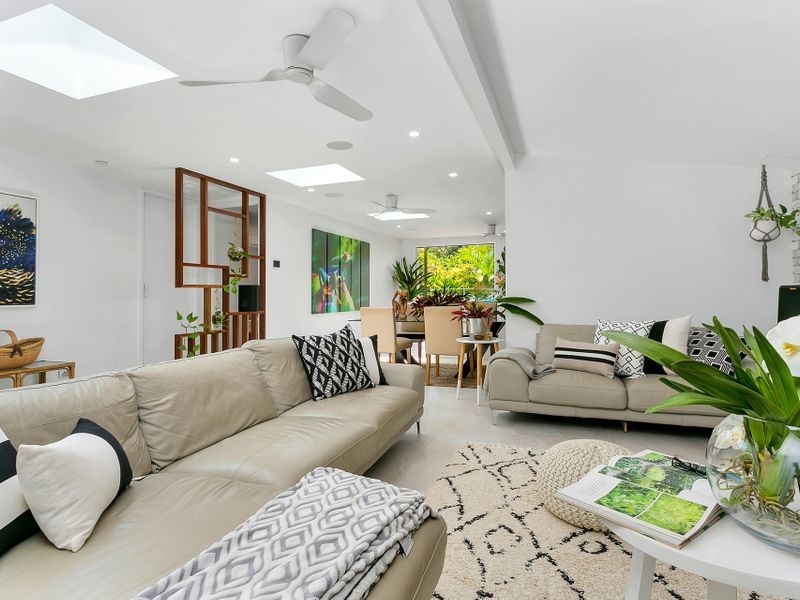 8 Duignan Street, Whitfield QLD 4870