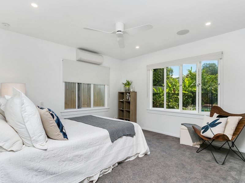 8 Duignan Street, Whitfield QLD 4870