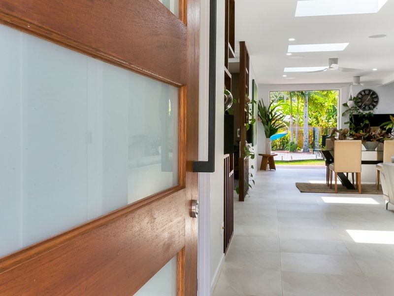 8 Duignan Street, Whitfield QLD 4870