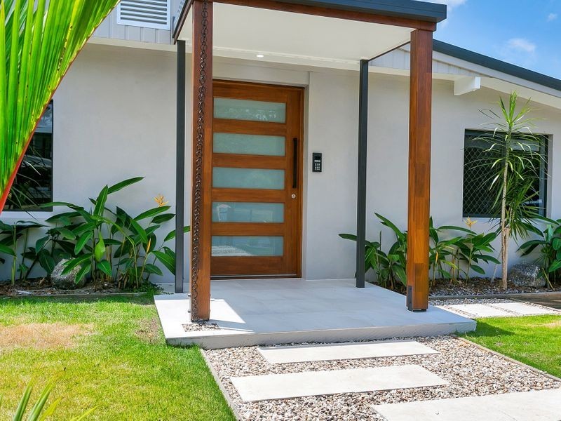 8 Duignan Street, Whitfield QLD 4870