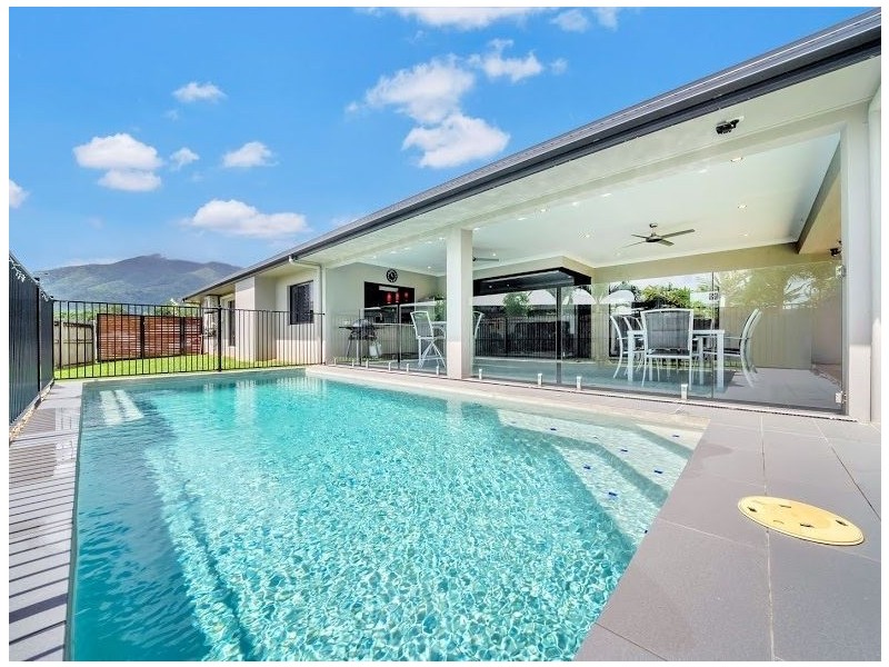 10 Lockyer Crescent, Bentley Park QLD 4869