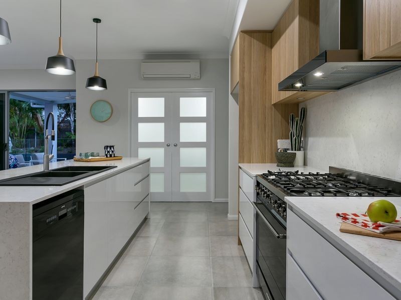 8 Parkinson Avenue, Kewarra Beach QLD 4879
